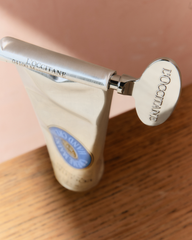Magic key for metal tubes